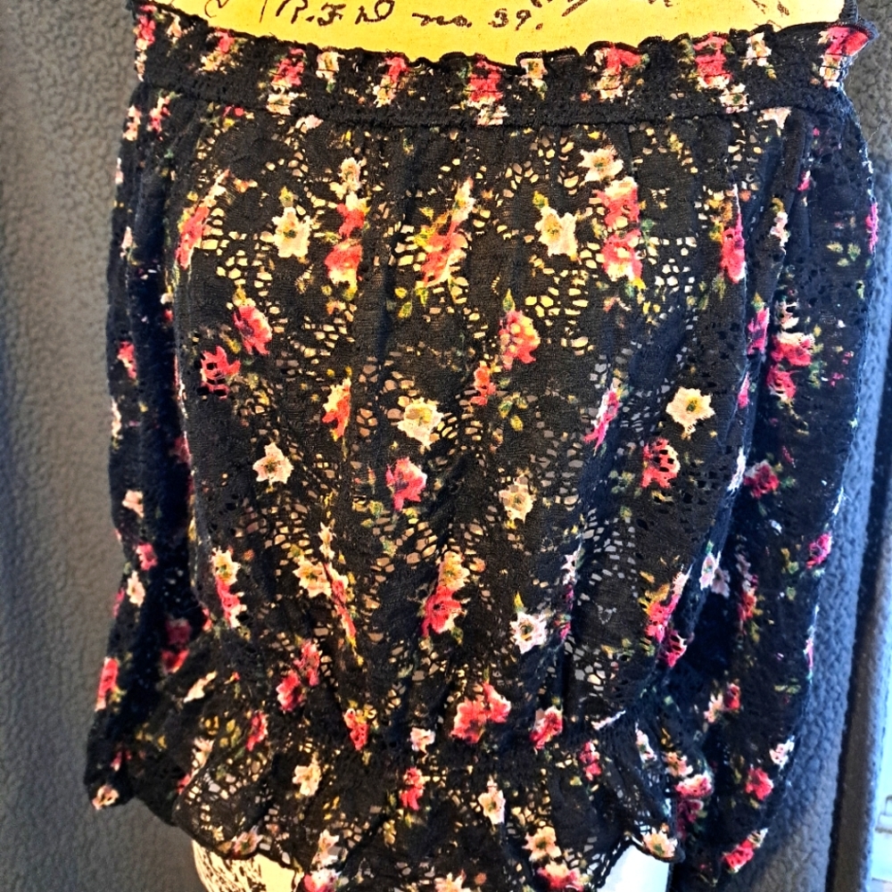 BONGO Lace Floral Top